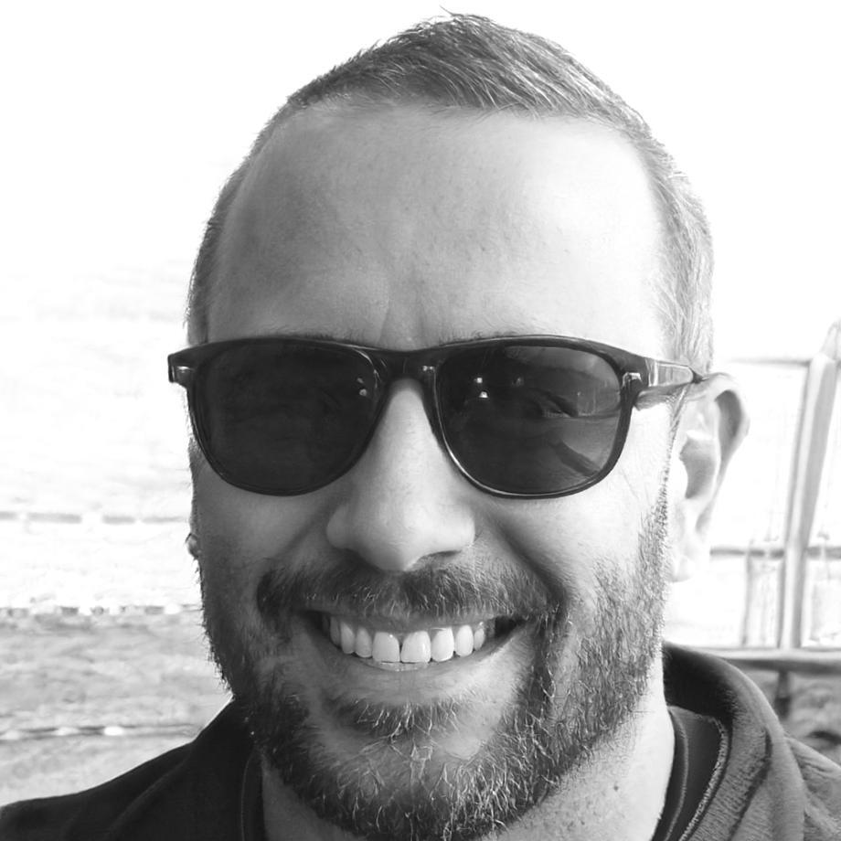 Professor especialista em gestão de ativos